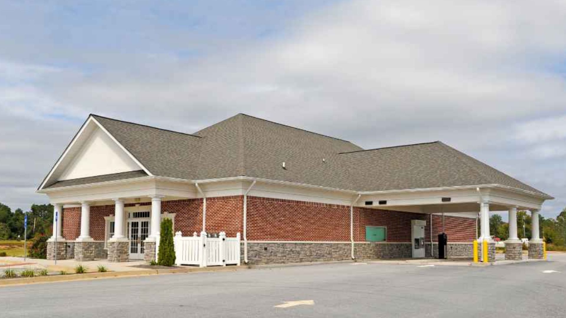 Financial Building in Marble Falls, TX